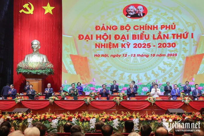 Đoàn Chủ tịch điều hành đại hội